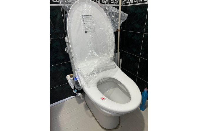 華衛工貿中心